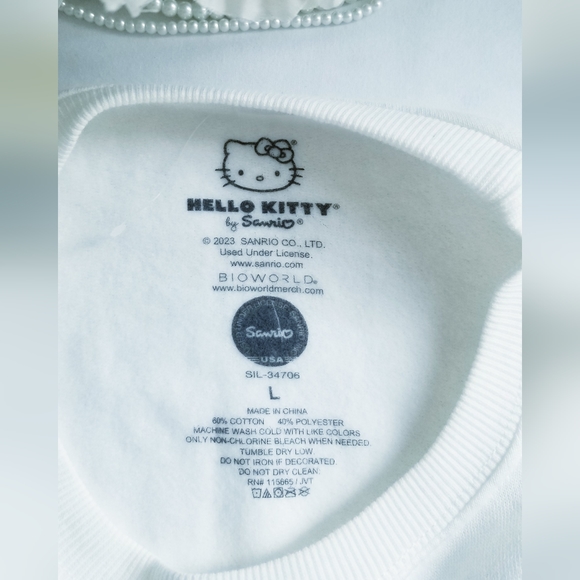 NEW Hello Kitty White Fleece Lined Sweatshirt Size L - Picture 14 of 16